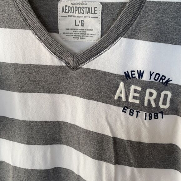 Mens Aēropostale V-Neck Gray & White Stripe Tee, L - Picture 3 of 5